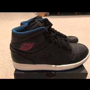 Air Jordan Retro 1 Mid sz 10